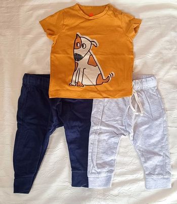 Lot vêtements garçon pantalon+ t-shirt 12 mois