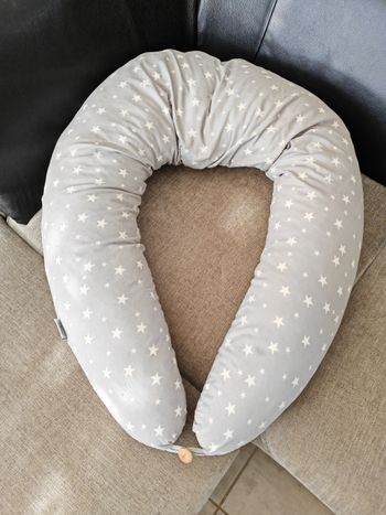 Coussin d'allaitement et grossesse gris