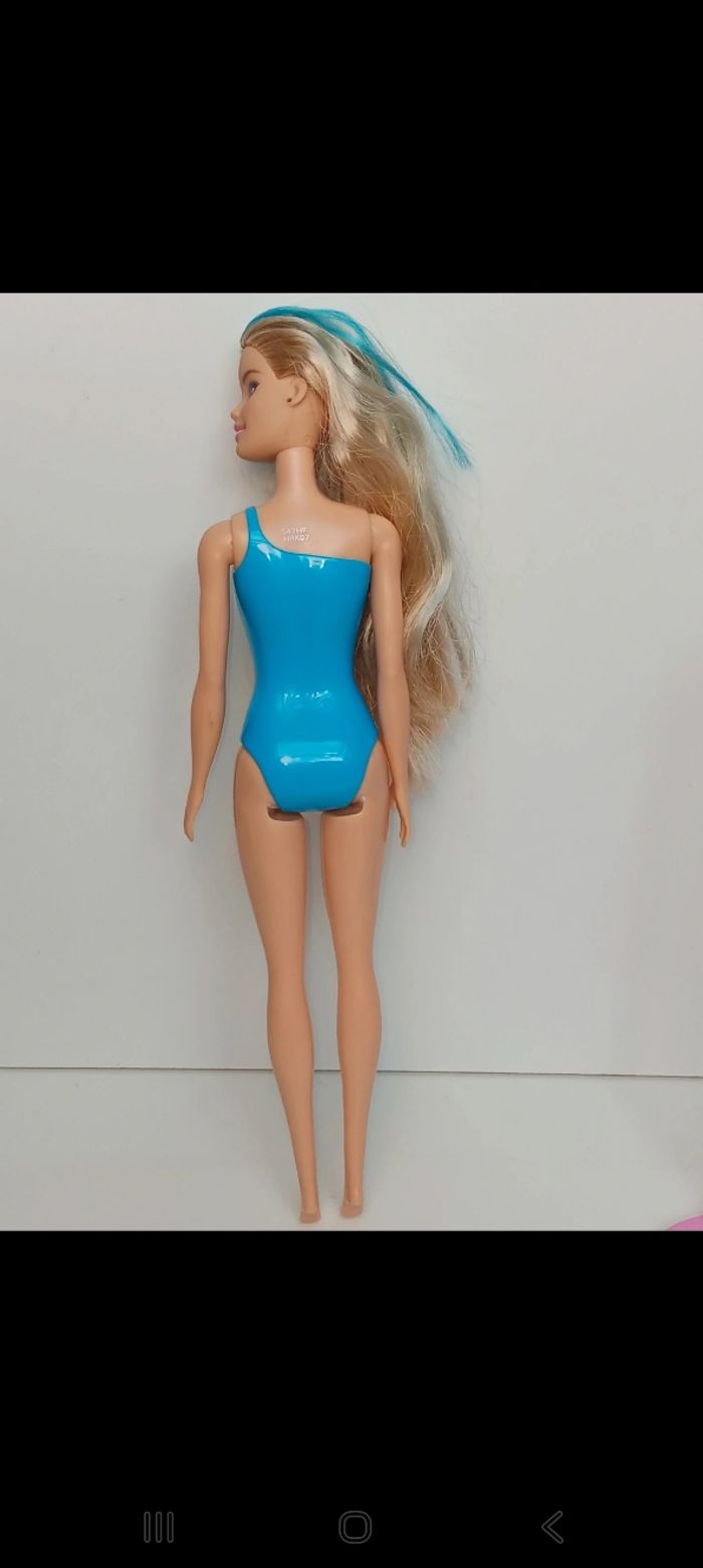 Poupée mattel barbie Color Reveal série 7 bleu hrk07
Poupée et ensemble compris - photo numéro 4