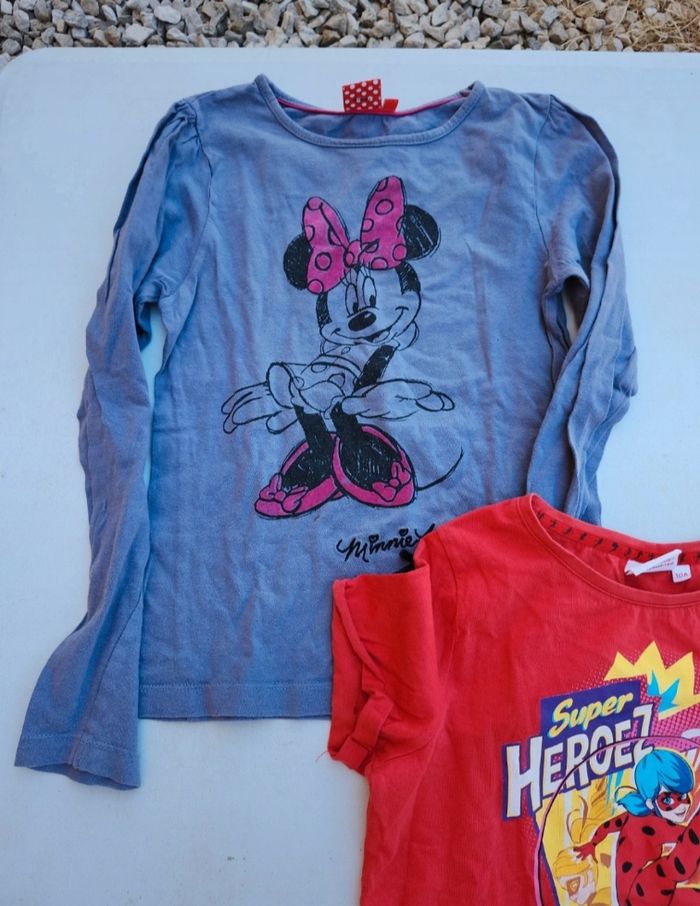 Lot 2 t-shirts Disney Miraculous Minnie 10 ans - photo numéro 2