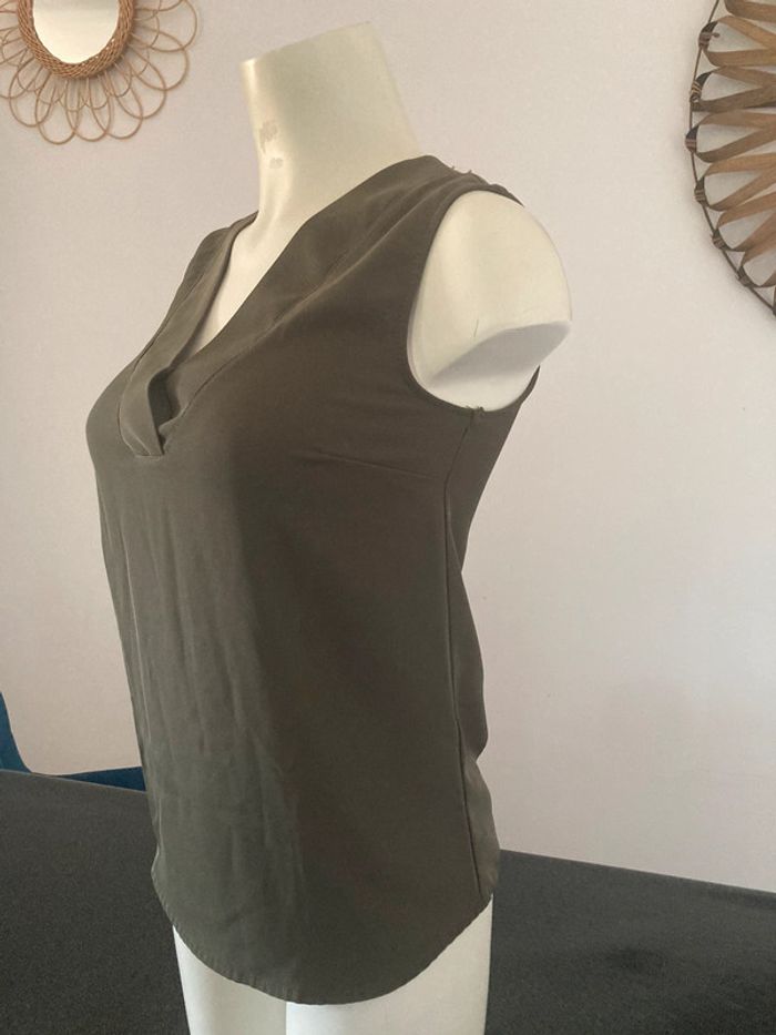 Blouse fluide sans manches kaki taille 34 - photo numéro 2