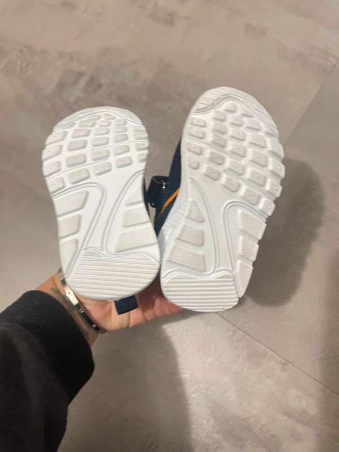 Chaussure garçon taille 20 - photo numéro 3
