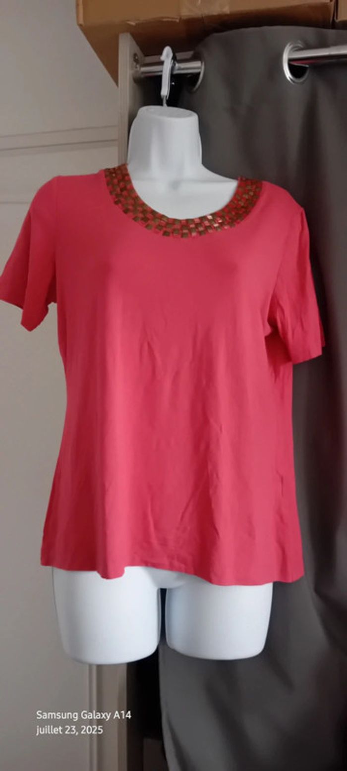 Haut manches courtes fluide col rond avec sequins dorés rose femme L Gabrielle K.
