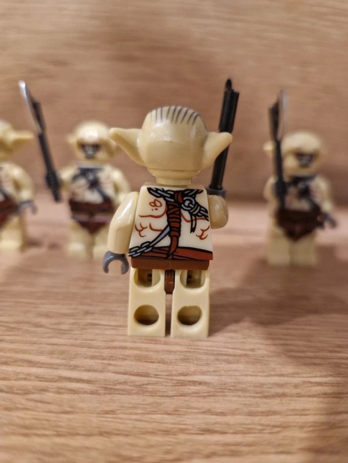 Figurines type lego 4 guerriers orcs seigneur des anneaux - photo numéro 4