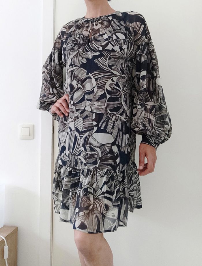 Belle robe légère Esprit bleue et grise motifs abstraits 38 comme neuve - photo numéro 3