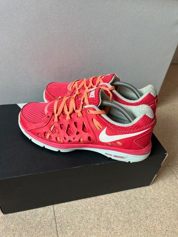 Baskets / Chaussures De Course Nike Taille (37.5)