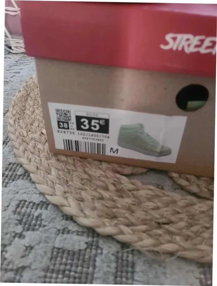 Chaussures neuve taille 38 - photo numéro 2