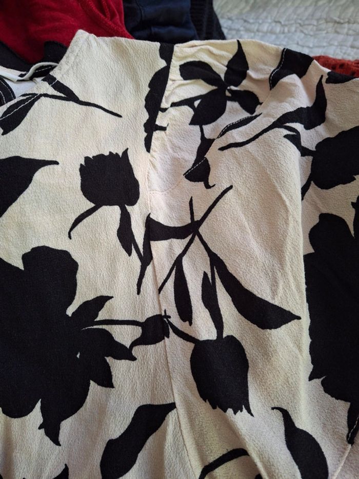 Top fleuri beige noir H&M taille S - photo numéro 8
