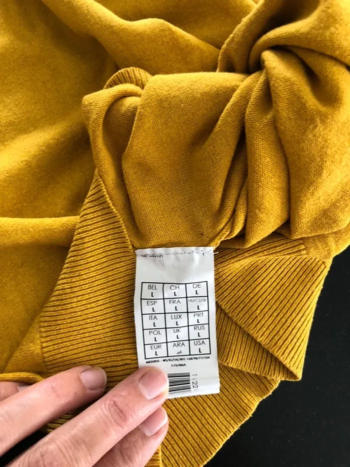 Pull léger jaune doré Taille L - photo numéro 4