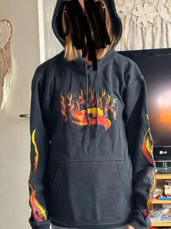 Pull  flamme  taille 14ans  marque ha  k