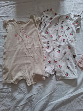 2 grenouillères + 1 offerte