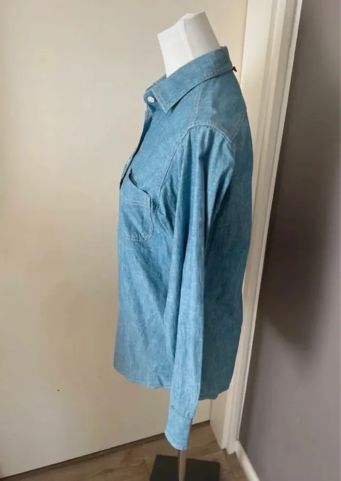 Inès de la Fressange by Uniqlo,  chemise en denim bleu Taille S./36. - photo numéro 2