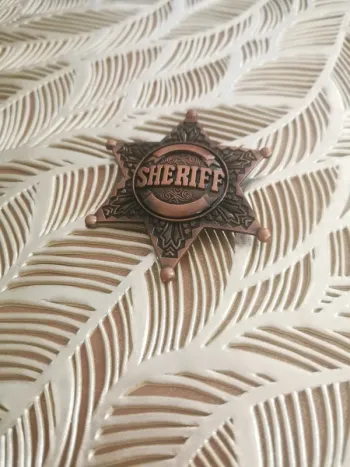 Étoile de sheriff couleur bronze