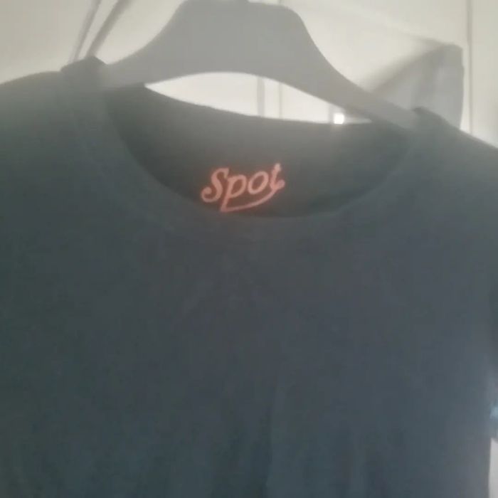 🌸Tee-shirt noir col rond "Spot" Taille 36 🌸 - photo numéro 3