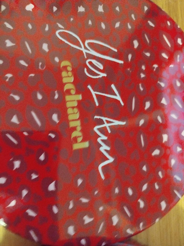 Yes i am Cacharel - photo numéro 3