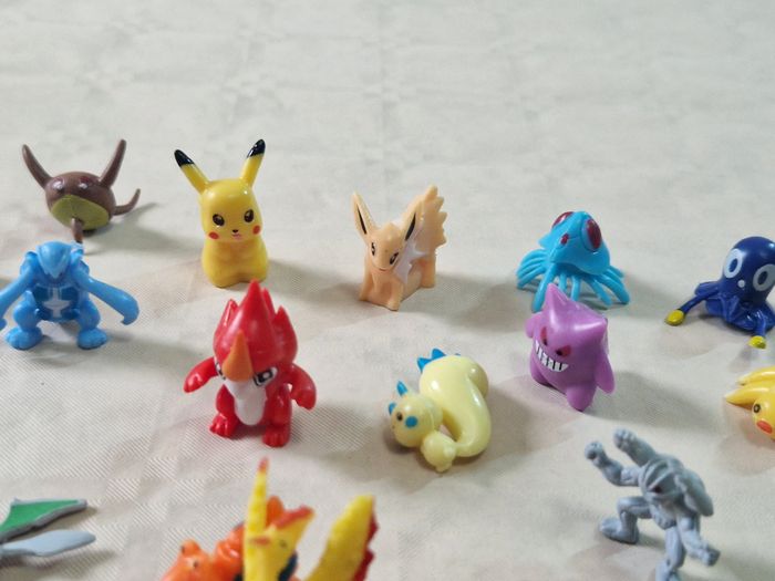 Lot de 24 petites figurines pokemon - photo numéro 8
