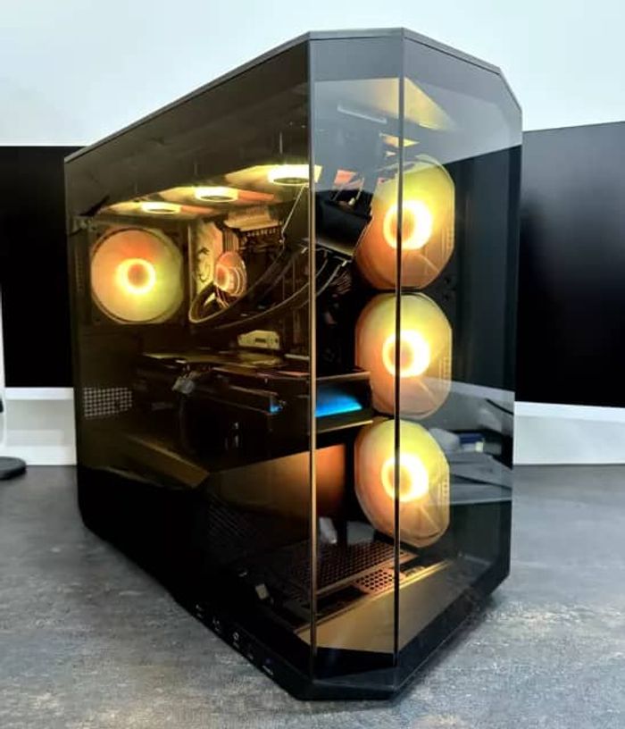 PC GAMING / AMD Ryzen 9800X3D / RTX 5090 / SSD M.2 6 To / 128 Go de RAM DDR5