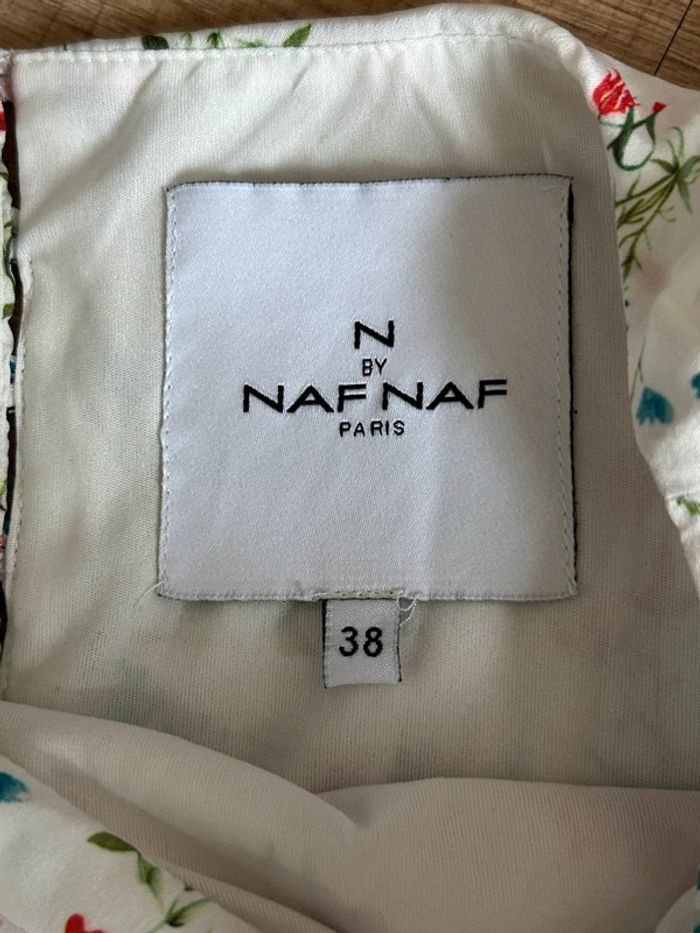 Robe blanche et fleurie à manches courtes Naf Naf taille 38 jamais portée - photo numéro 14