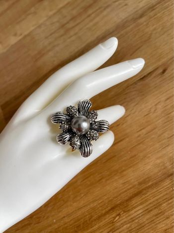 Bague fantaisie « Fleur »