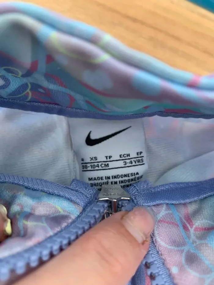 Survêtement Nike taille 3/4 ans - photo numéro 3