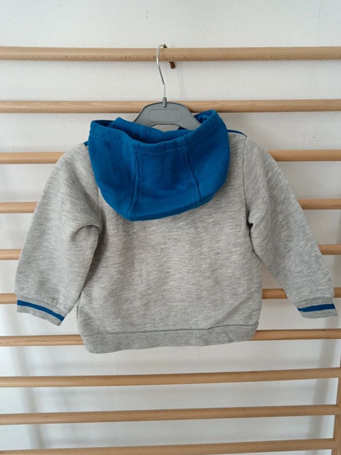 Sweat a capuche - photo numéro 3