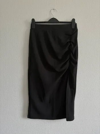 Jupe noire fendue - taille M