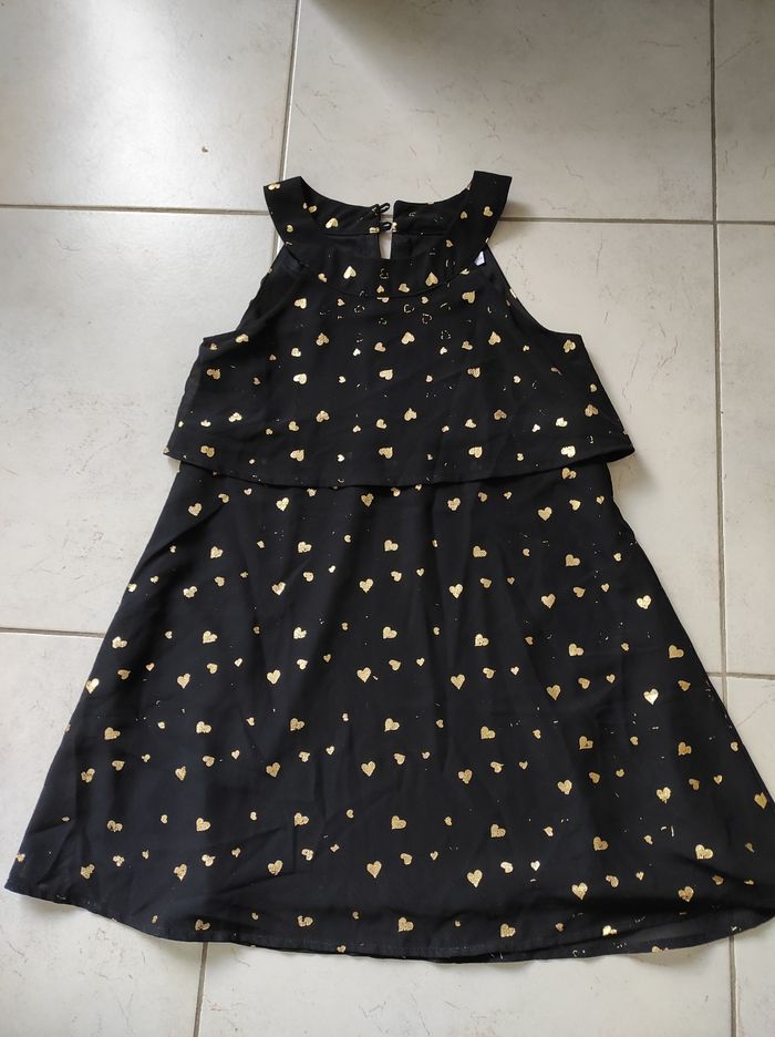 Robe tunique noire et coeur dorée 8 ans neuve