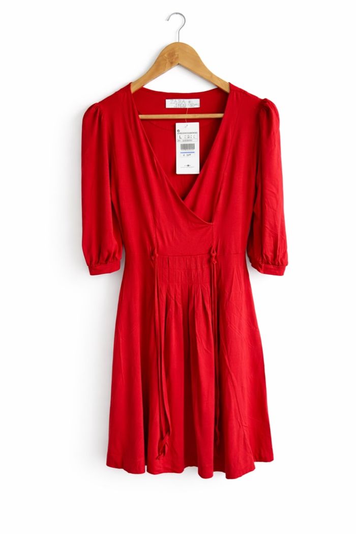 Robe fluide rouge Zara taille 40 L - photo numéro 2