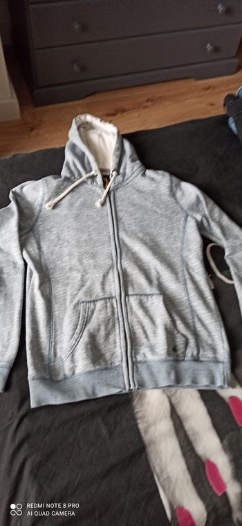 Gilet a capuche t. M