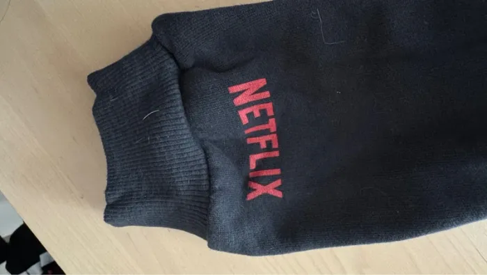 Sweat Netflix Pull and Bear M femme - photo numéro 4