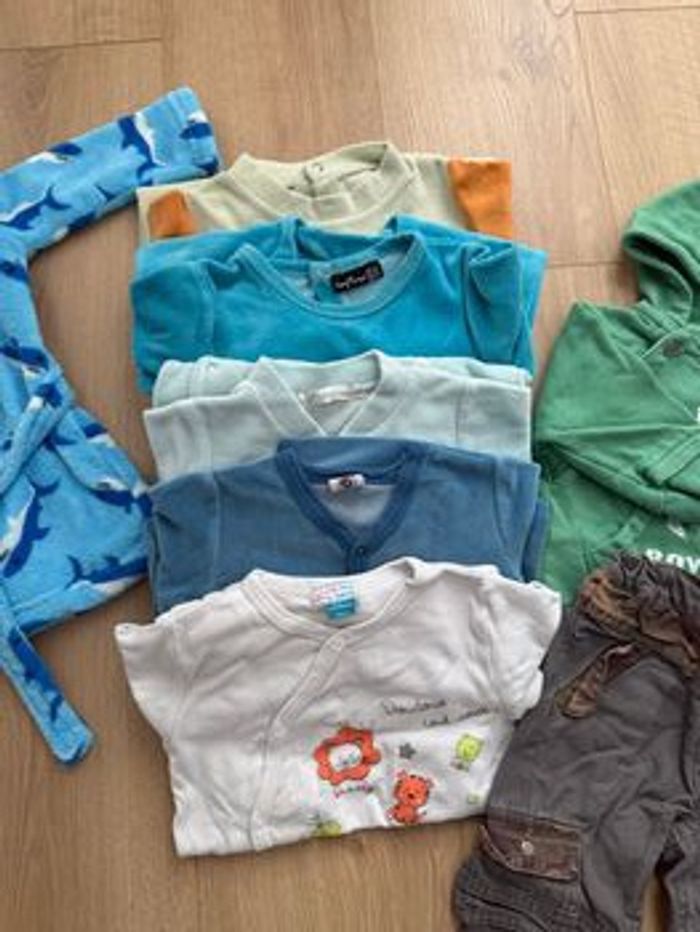 Lot de vêtements - photo numéro 3