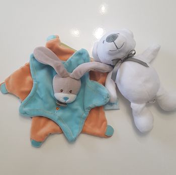 Doudou lapin et ourson blanc