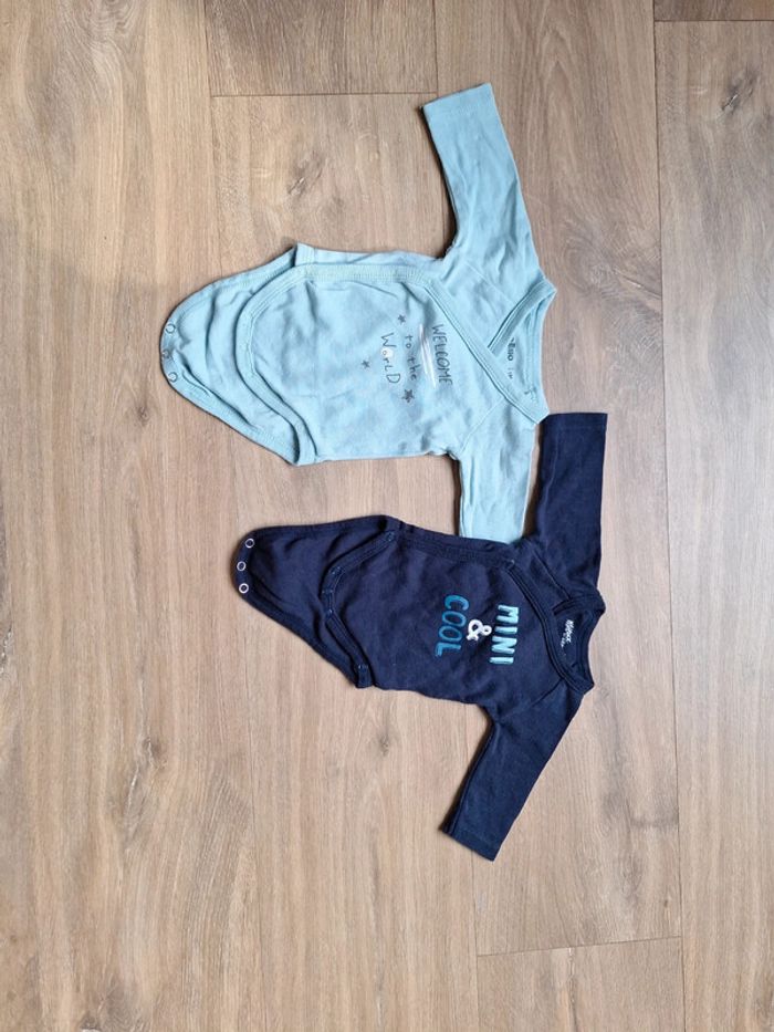Lot de 5 bodies 1 mois - photo numéro 3