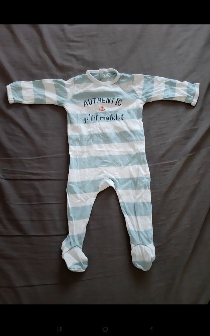 Grenouillère bébé