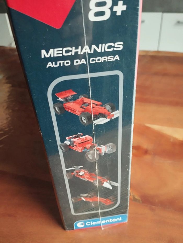 Laboratoire de mécanique, voiture de course - photo numéro 3