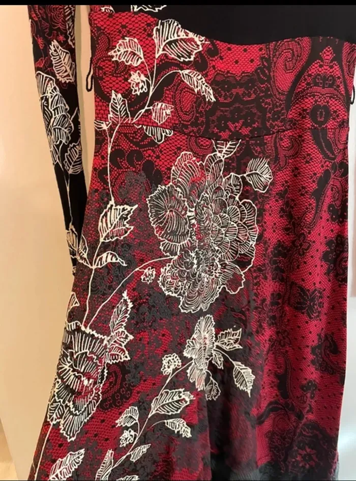 Robe Desigual originale noire et rouge - Taille XS - photo numéro 3