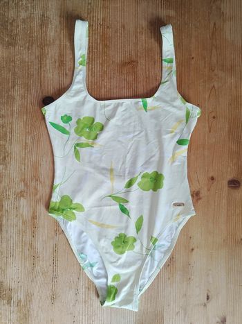 Maillot de bain 1 pièce floral pastel – Taille 44 / XXL – Très bon état