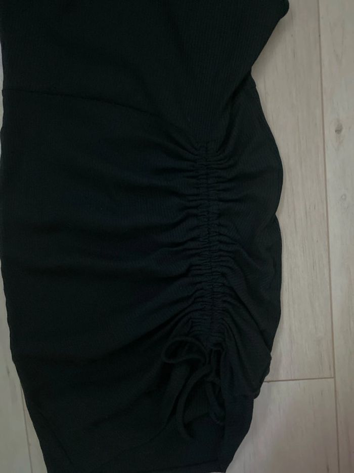 Robe moulante noire - taille M - photo numéro 4