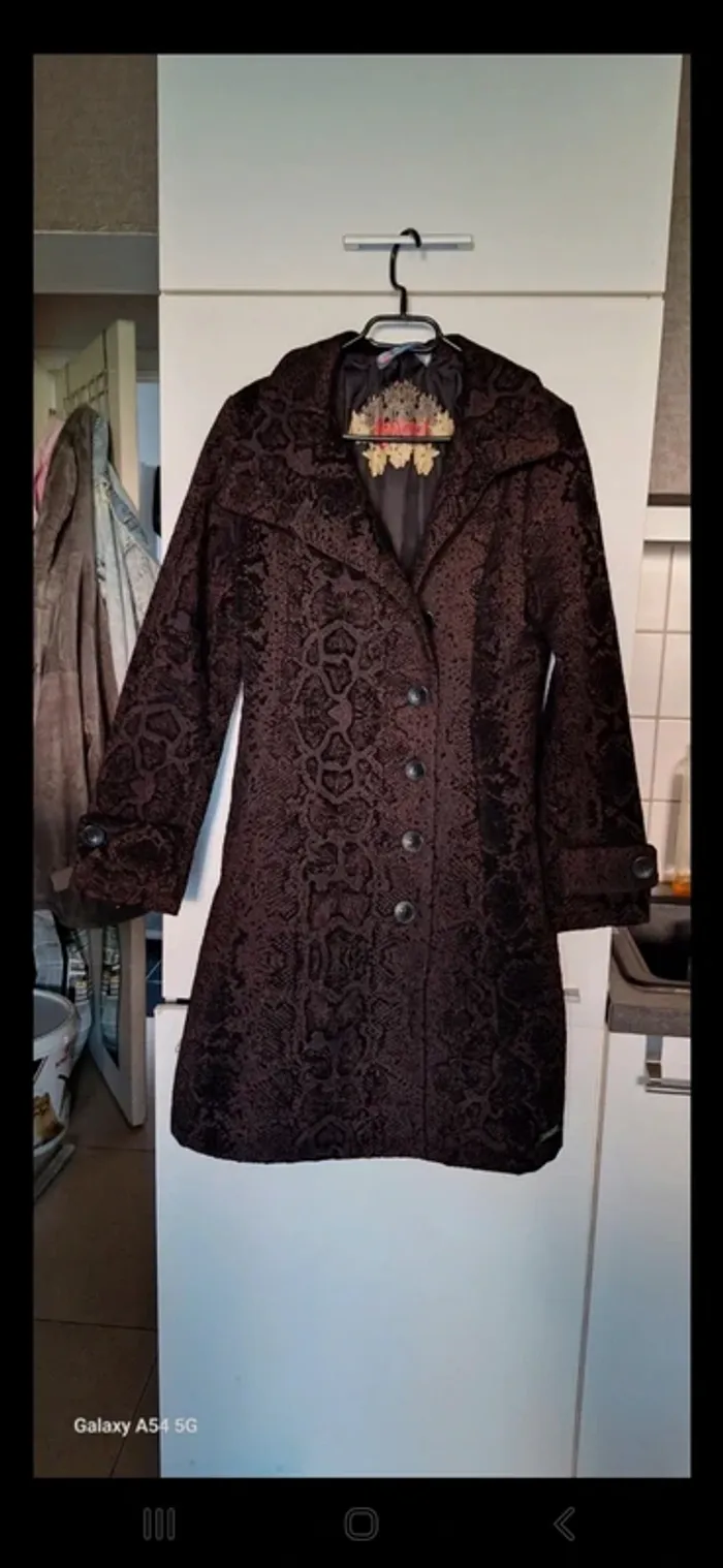 Manteau Desigual M 38
Acheté mais jamais mis