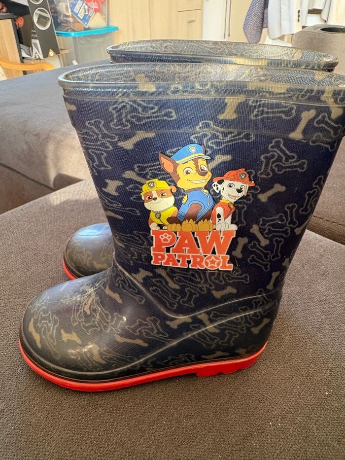 Bottes taille 24 - photo numéro 1