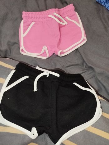 2 short Primark 1/2 ans