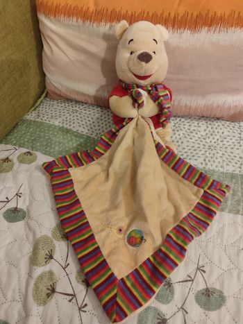 Doudou Winnie mouchoir nicotoy