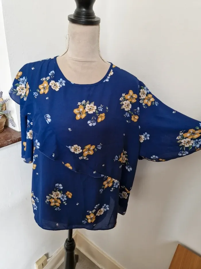Tee shirt primark fleurie bleu taille 46 a froufrou