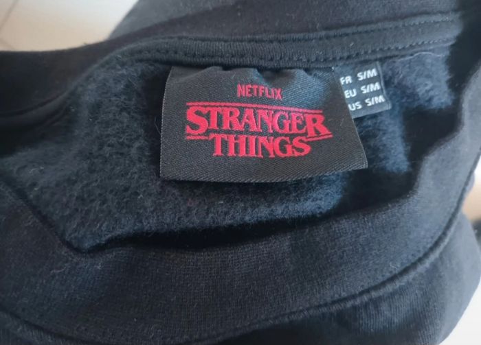 Pull Stranger things taille S/M - photo numéro 3