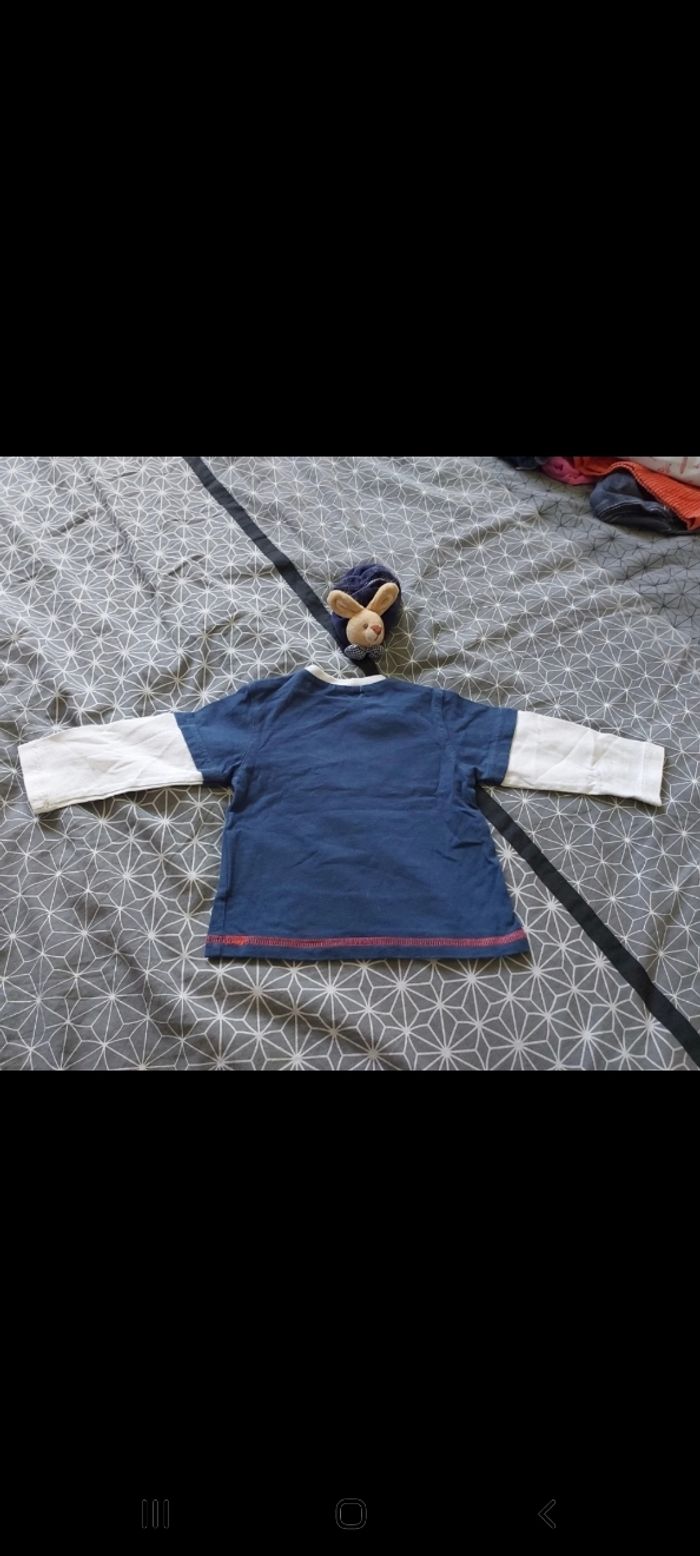 T-shirts manches longues bi-couleur bleu et blanc sport 🏀
9 mois - photo numéro 3