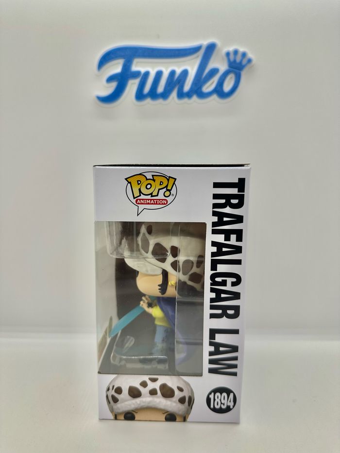 Funko Pop One Piece Trafalgar Law 1894 Hot Topic Exclusive 🇺🇸 - photo numéro 3