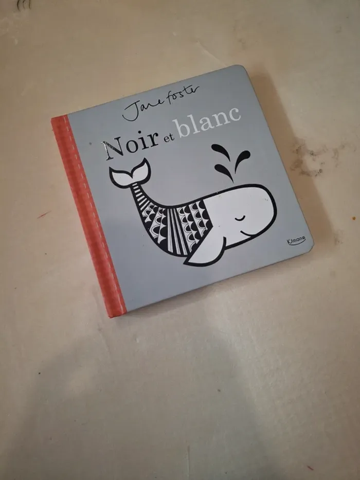 Livre bébé noir et blanc