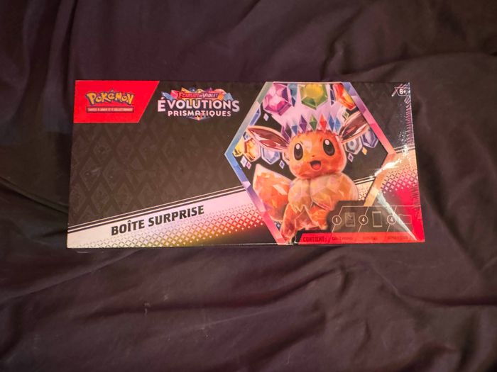 Boîte surprise évolution prismatique - pokemon