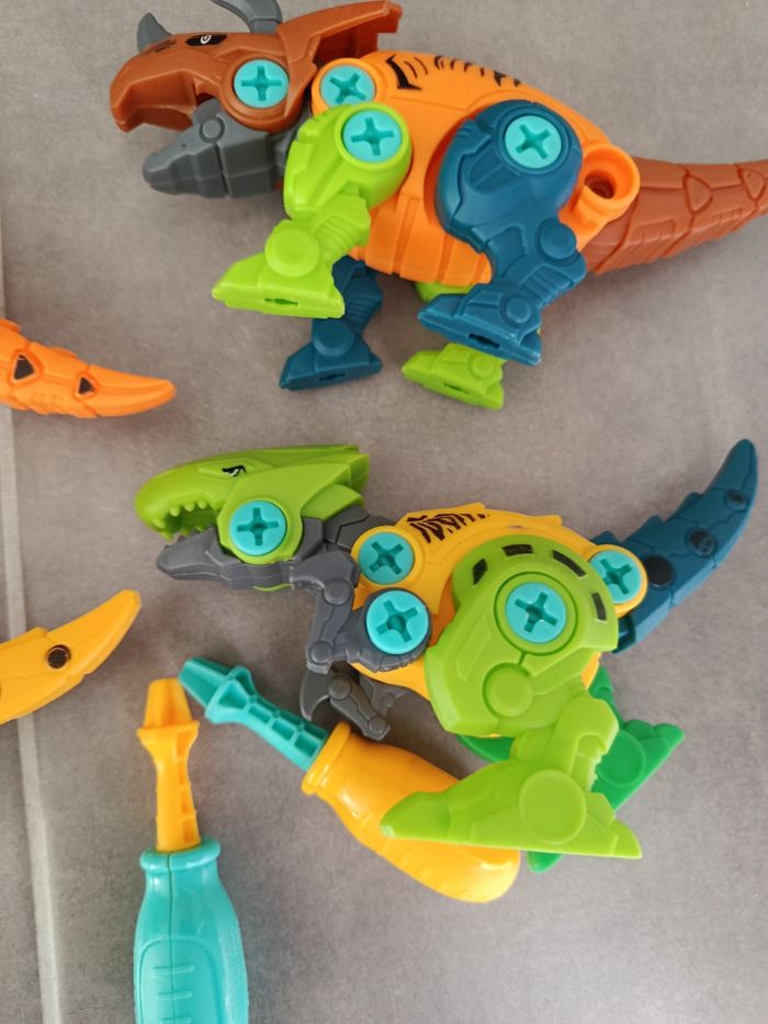 Dinosaure de construction - photo numéro 5
