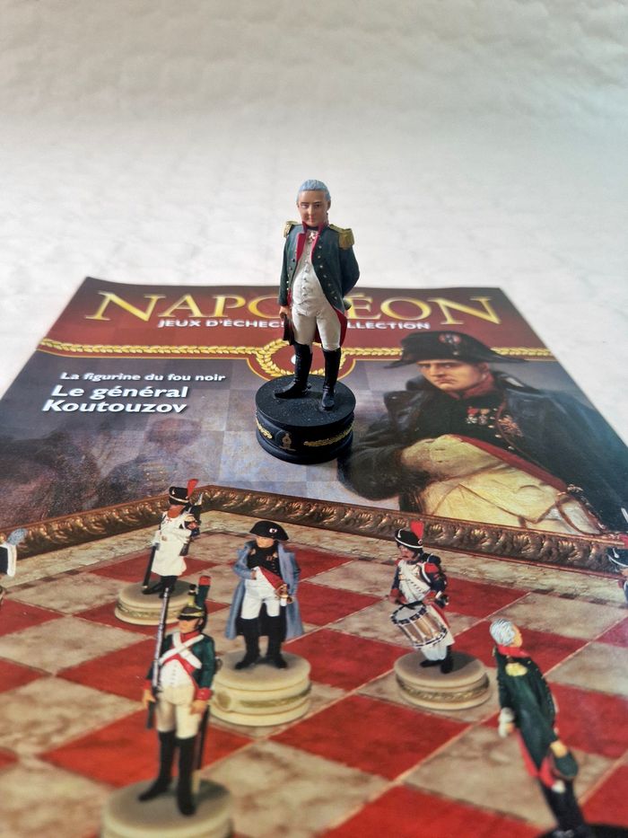 Figurine  , Napoléon , jeux d'échec de collection  , numéro 6 , le général Koutouzov